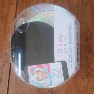 Foreo  fofo facial cleansing brush